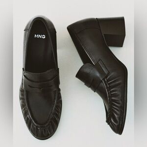 HEELED 💯% LEATHER LOAFERS WITH PLEAT DETAIL-NWT